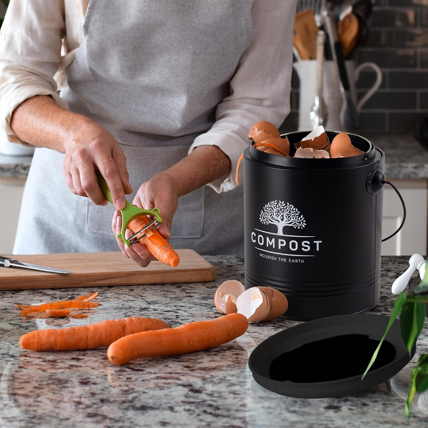 Perfnique Kitchen Compost Bin, 1.3 Gallon Countertop Compost Bin with Lid, Indoor Compost Bucket Includes Inner Bucket Liner and Carbon Filter, Small Compost Bin with Trash Bags (with Bags, Black)